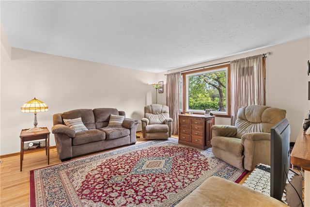 200 Lake Road, Ontario, NY 14519