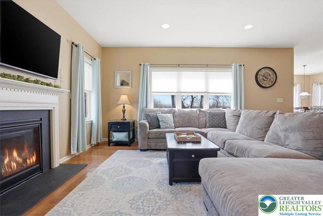 2127 Eagles Landing Drive, Upper Nazareth Twp, PA 18064