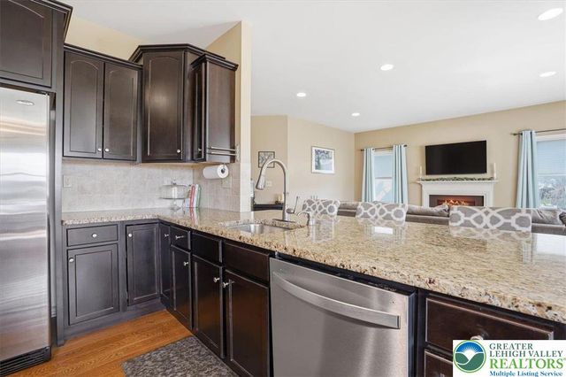 2127 Eagles Landing Drive, Upper Nazareth Twp, PA 18064