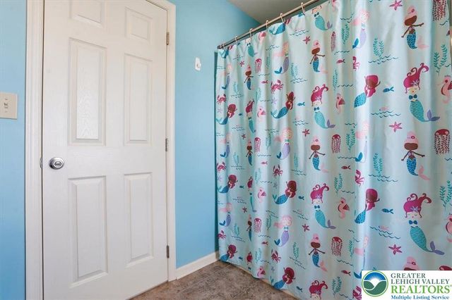 2127 Eagles Landing Drive, Upper Nazareth Twp, PA 18064