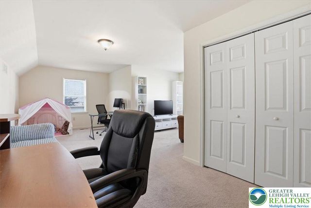 2127 Eagles Landing Drive, Upper Nazareth Twp, PA 18064