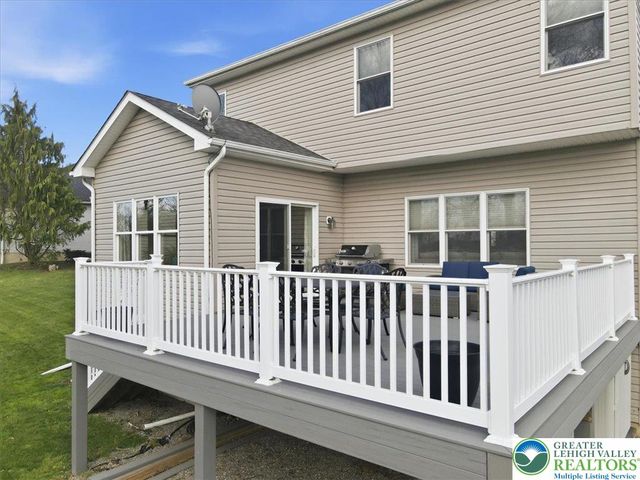2127 Eagles Landing Drive, Upper Nazareth Twp, PA 18064