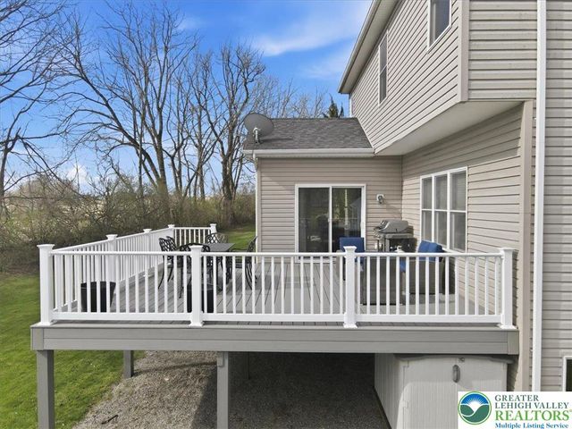 2127 Eagles Landing Drive, Upper Nazareth Twp, PA 18064