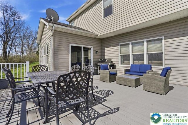 2127 Eagles Landing Drive, Upper Nazareth Twp, PA 18064