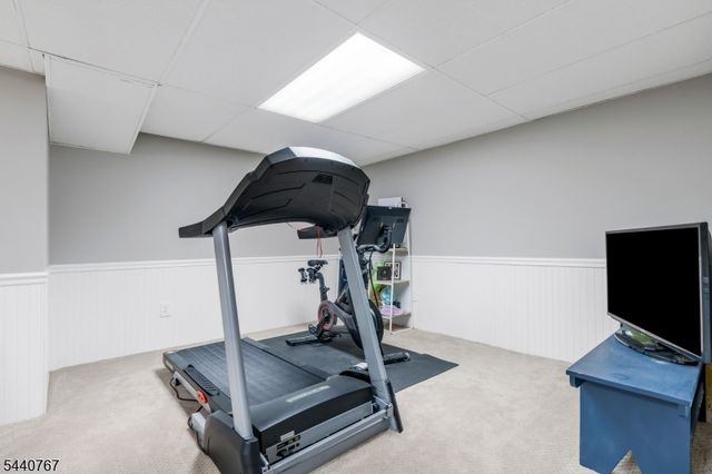 15 Linden Ct, Raritan Twp., NJ 08822