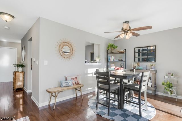 15 Linden Ct, Raritan Twp., NJ 08822