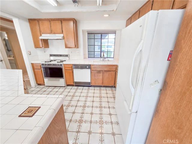 1992 E Cienega Avenue D, Covina, CA 91724