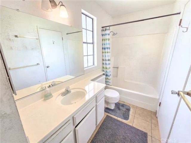 1992 E Cienega Avenue D, Covina, CA 91724