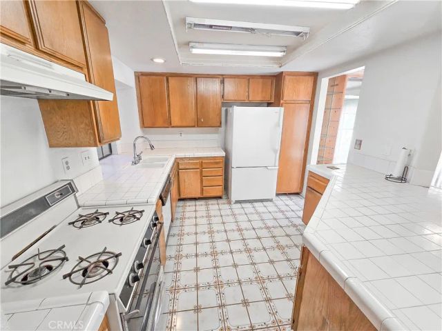 1992 E Cienega Avenue D, Covina, CA 91724