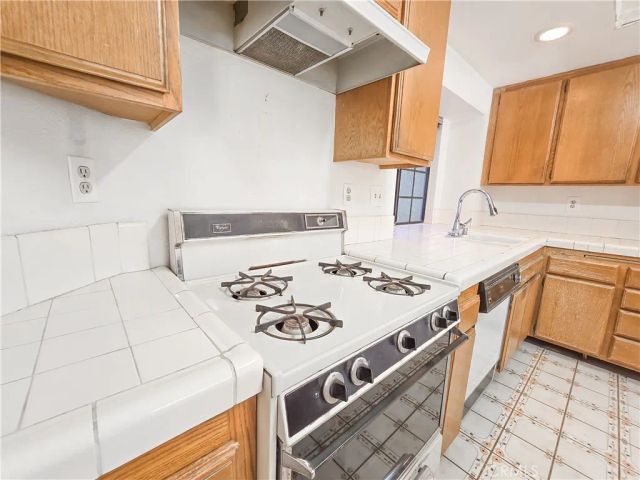 1992 E Cienega Avenue D, Covina, CA 91724