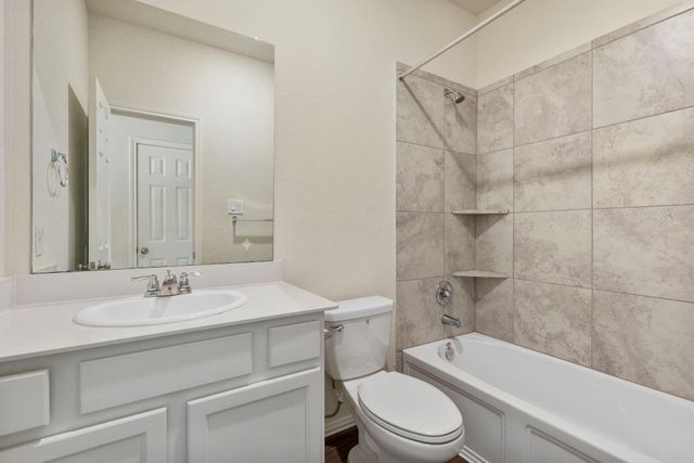 216 N Lynx Trail, Montgomery, TX 77316