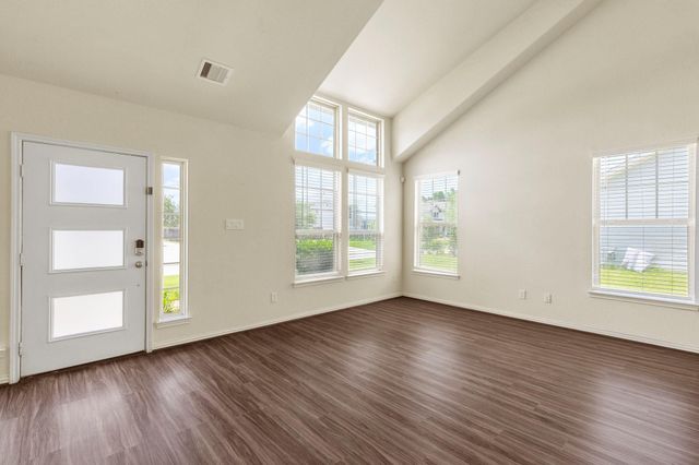 216 N Lynx Trail, Montgomery, TX 77316