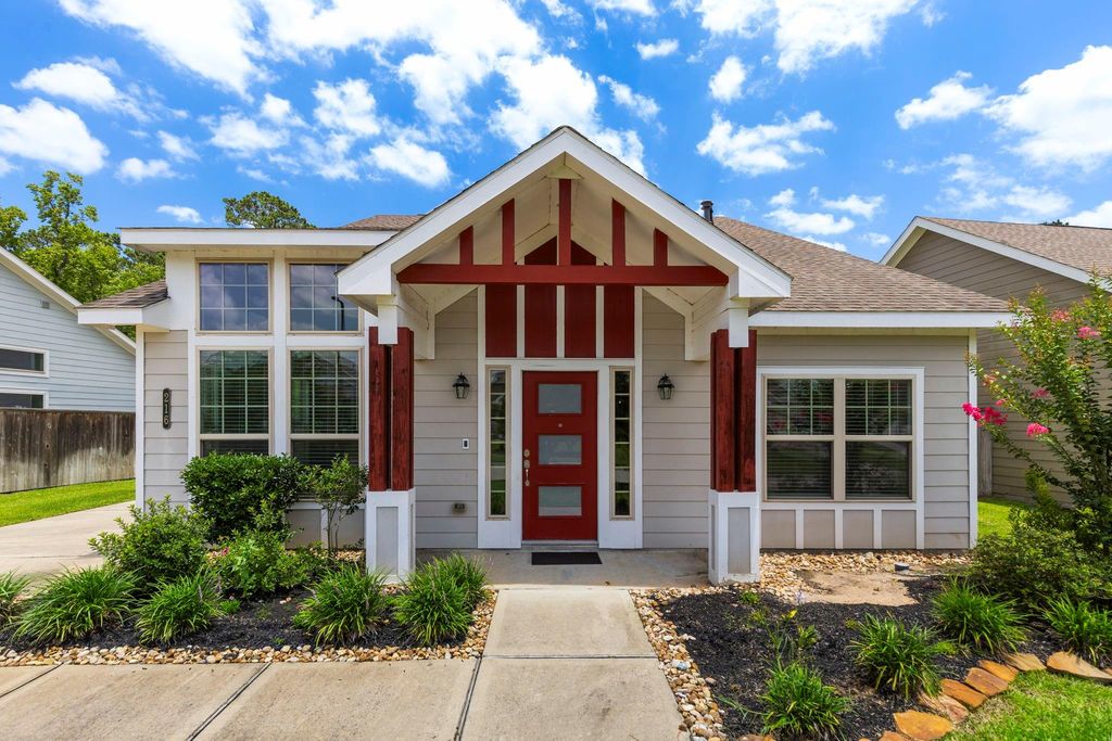 216 N Lynx Trail, Montgomery, TX 77316