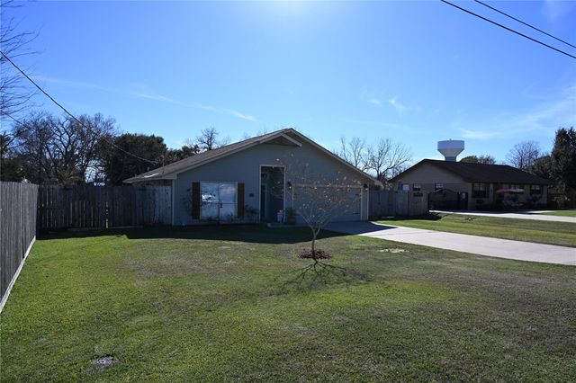 1220 Fairground Ln, Angleton, TX 77515