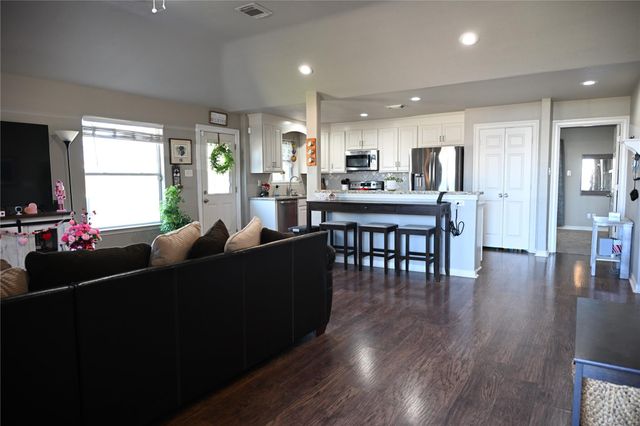 1220 Fairground Ln, Angleton, TX 77515