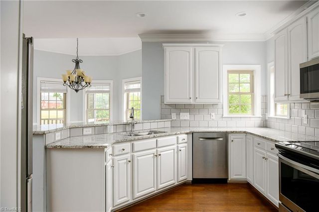 1018 Keswick Lane, Clemmons, NC 27012