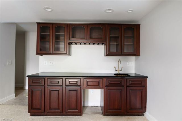1018 Keswick Lane, Clemmons, NC 27012