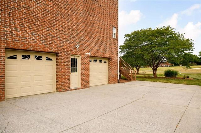 1018 Keswick Lane, Clemmons, NC 27012