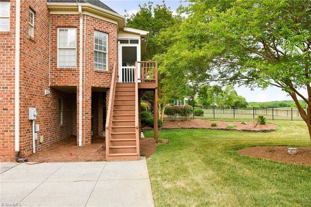 1018 Keswick Lane, Clemmons, NC 27012
