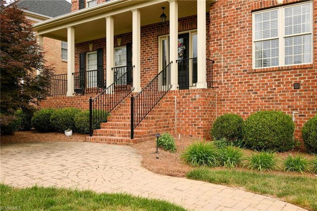 1018 Keswick Lane, Clemmons, NC 27012