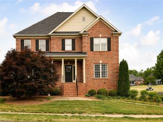 1018 Keswick Lane, Clemmons, NC 27012