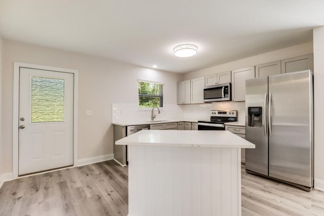 3871 Second Avenue, Laurel Hill, FL 32567