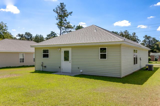 3871 Second Avenue, Laurel Hill, FL 32567