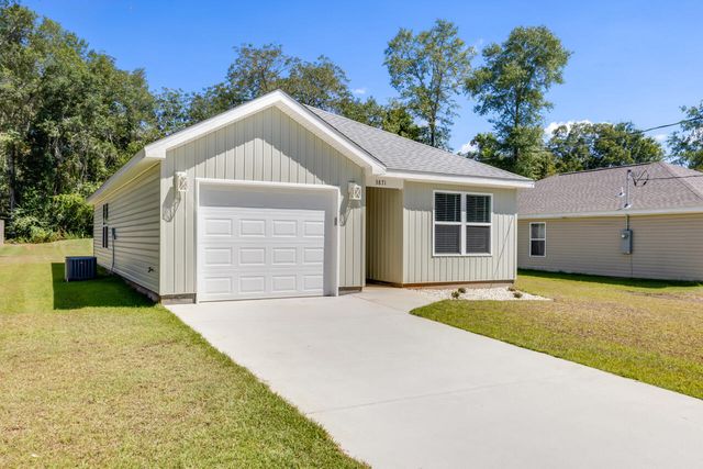 3871 Second Avenue, Laurel Hill, FL 32567