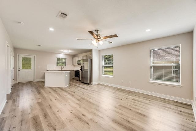 3871 Second Avenue, Laurel Hill, FL 32567