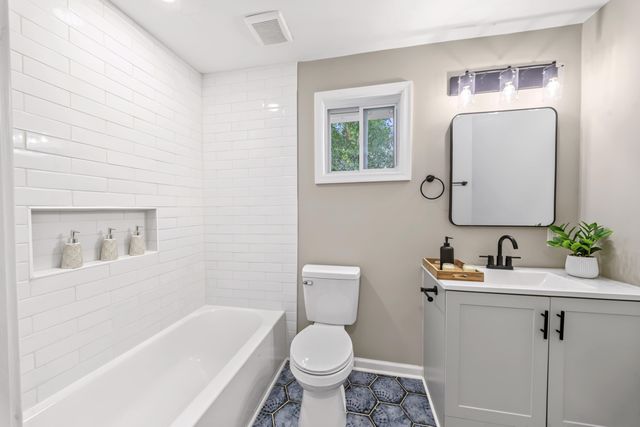 2255 Mott Avenue, North Charleston, SC 29405