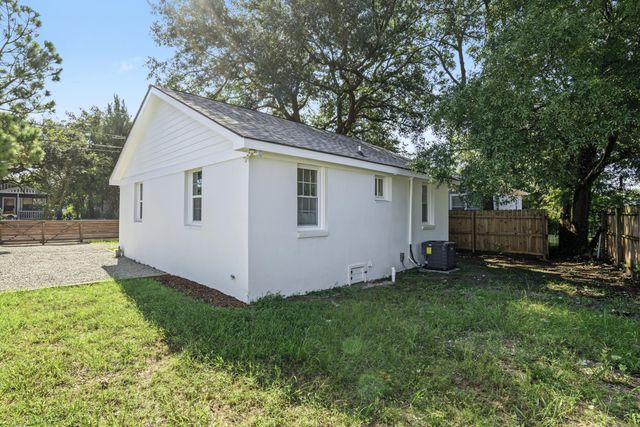 2255 Mott Avenue, North Charleston, SC 29405