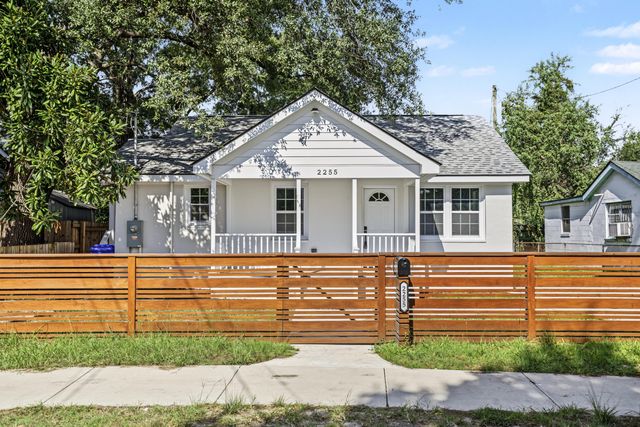 2255 Mott Avenue, North Charleston, SC 29405