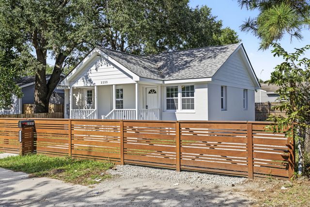 2255 Mott Avenue, North Charleston, SC 29405