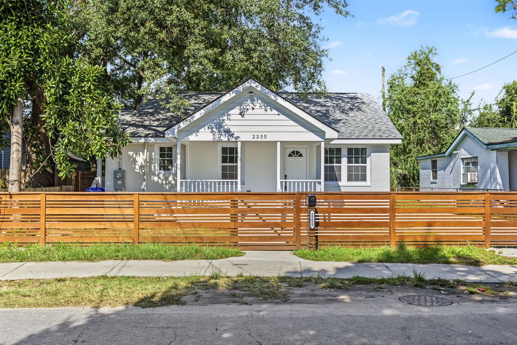 2255 Mott Avenue, North Charleston, SC 29405