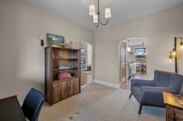 481 W Hope Avenue, Sisters, OR 97759