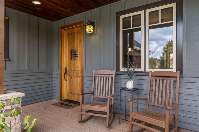 481 W Hope Avenue, Sisters, OR 97759