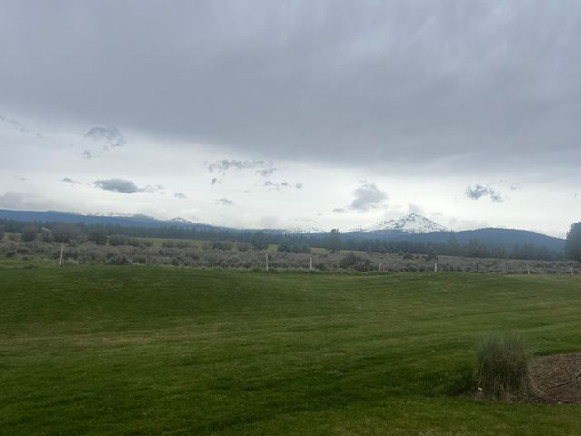 481 W Hope Avenue, Sisters, OR 97759