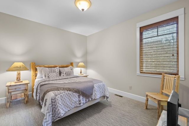 481 W Hope Avenue, Sisters, OR 97759