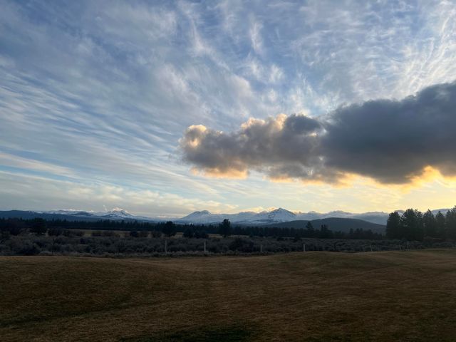 481 W Hope Avenue, Sisters, OR 97759