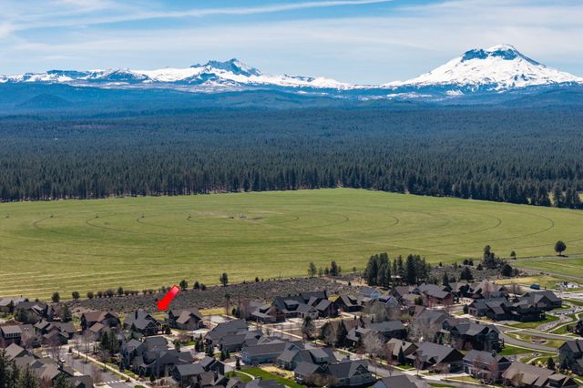 481 W Hope Avenue, Sisters, OR 97759