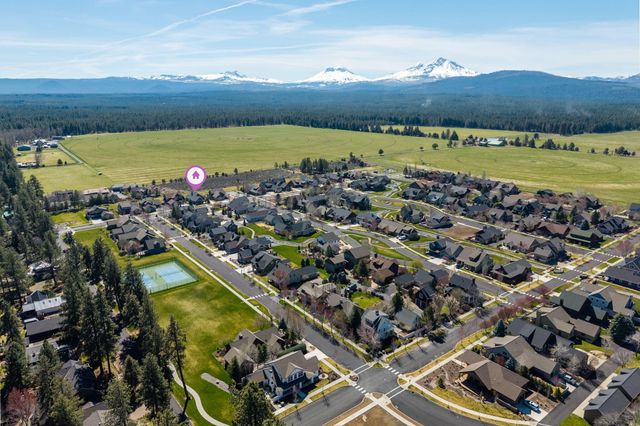 481 W Hope Avenue, Sisters, OR 97759