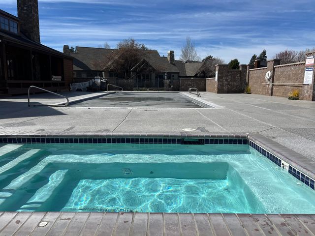 481 W Hope Avenue, Sisters, OR 97759