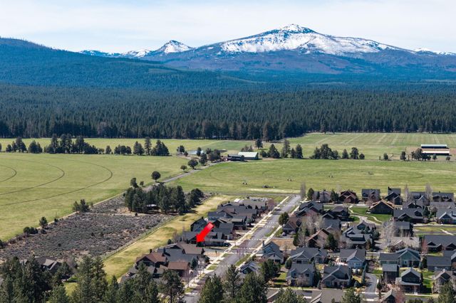 481 W Hope Avenue, Sisters, OR 97759