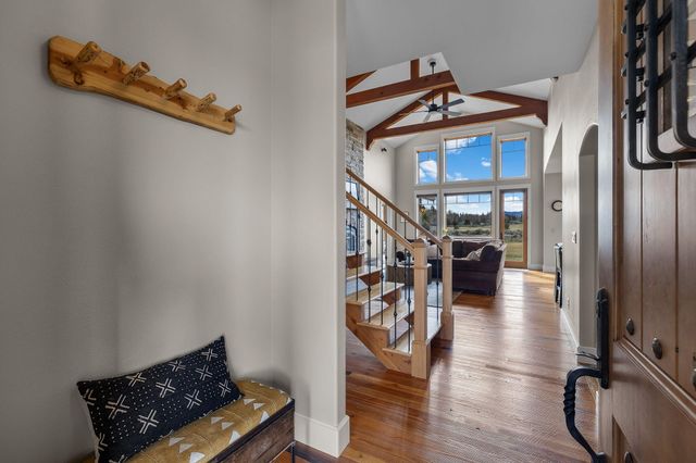 481 W Hope Avenue, Sisters, OR 97759