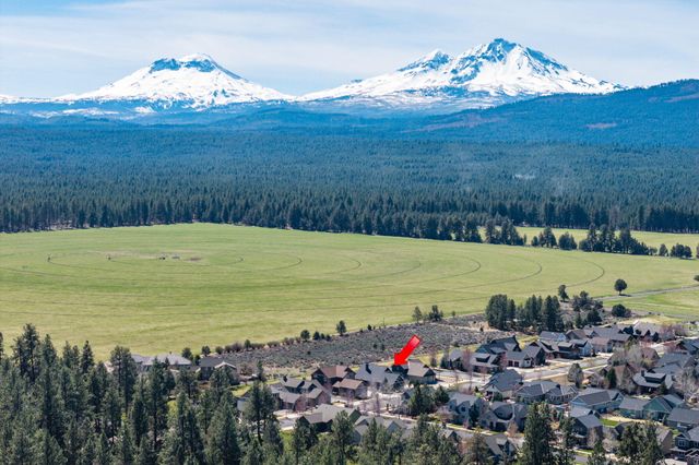 481 W Hope Avenue, Sisters, OR 97759