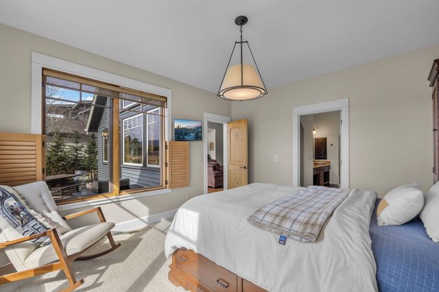 481 W Hope Avenue, Sisters, OR 97759