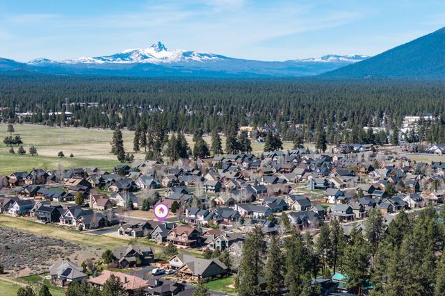 481 W Hope Avenue, Sisters, OR 97759