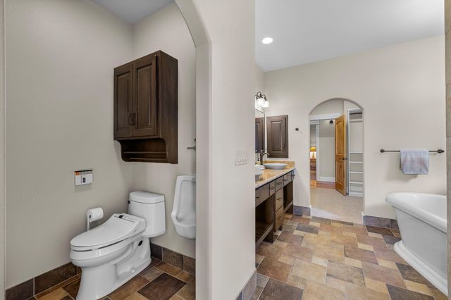 481 W Hope Avenue, Sisters, OR 97759