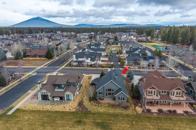 481 W Hope Avenue, Sisters, OR 97759