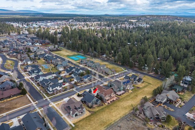 481 W Hope Avenue, Sisters, OR 97759